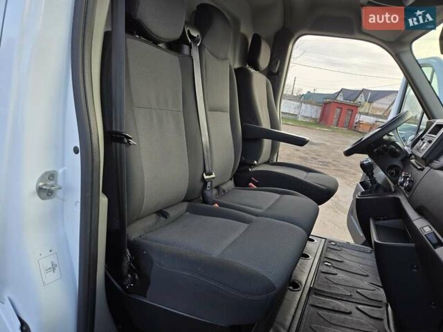 Белый Рено Мастер, объемом двигателя 2.3 л и пробегом 179 тыс. км за 18900 $, фото 53 на Automoto.ua