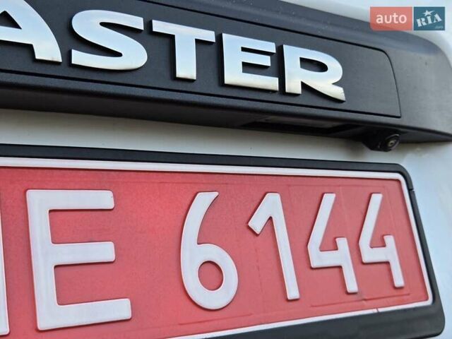 Белый Рено Мастер, объемом двигателя 2.3 л и пробегом 179 тыс. км за 18900 $, фото 20 на Automoto.ua