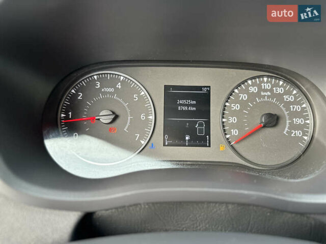 Белый Рено Мастер, объемом двигателя 2.3 л и пробегом 240 тыс. км за 18500 $, фото 70 на Automoto.ua