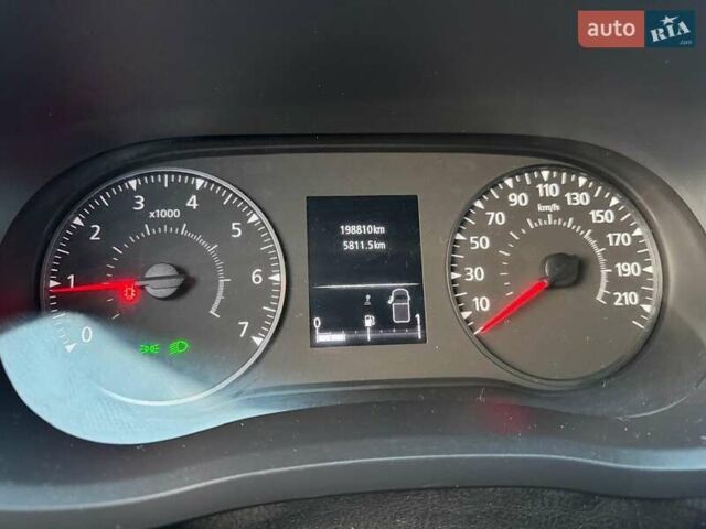 Белый Рено Мастер, объемом двигателя 2.3 л и пробегом 176 тыс. км за 21300 $, фото 20 на Automoto.ua