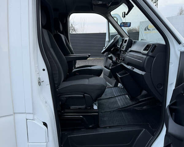 Белый Рено Мастер, объемом двигателя 2.3 л и пробегом 320 тыс. км за 24500 $, фото 37 на Automoto.ua