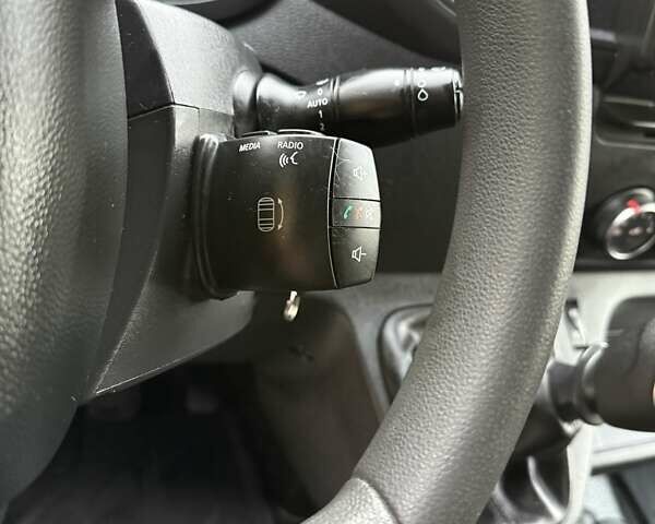 Білий Рено Мастєр, об'ємом двигуна 2.3 л та пробігом 248 тис. км за 20950 $, фото 35 на Automoto.ua