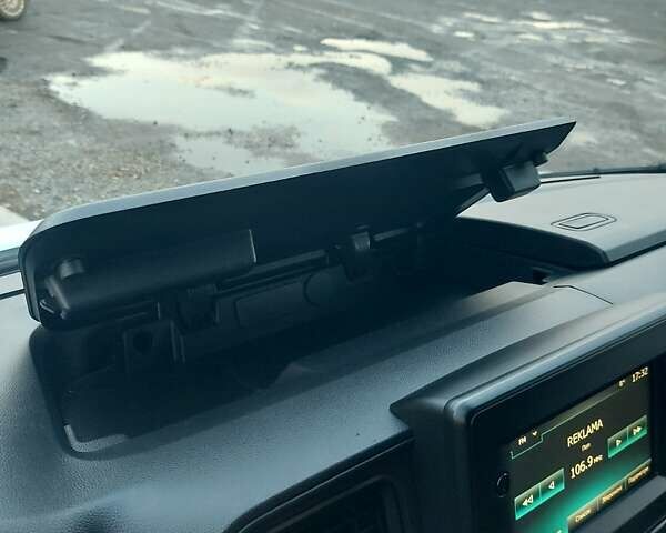 Білий Рено Мастєр, об'ємом двигуна 2.3 л та пробігом 257 тис. км за 17900 $, фото 27 на Automoto.ua