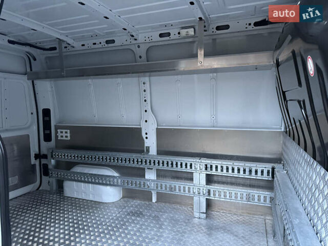 Белый Рено Мастер, объемом двигателя 0 л и пробегом 252 тыс. км за 18800 $, фото 78 на Automoto.ua