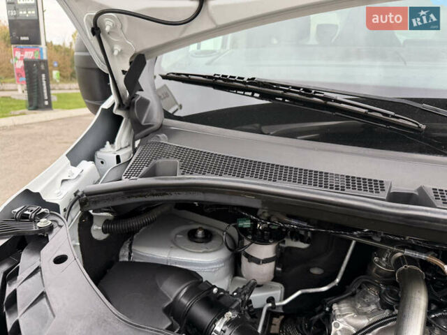 Рено Мастєр 2021 у Дубно на Automoto.ua Білий Рено Мастєр, об'ємом двигуна 2.3 л та пробігом 282 тис. км за 27300 $, фото 31 на Automoto.ua