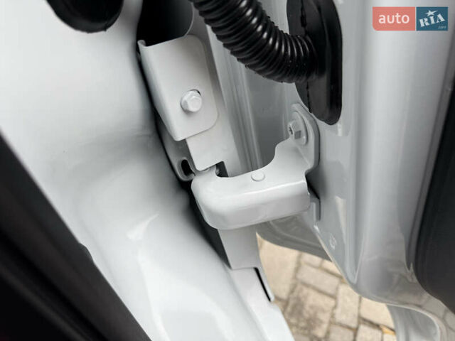 Білий Рено Мастєр, об'ємом двигуна 0 л та пробігом 266 тис. км за 21300 $, фото 55 на Automoto.ua