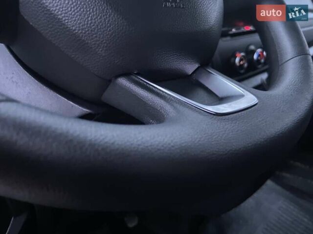 Білий Рено Мастєр, об'ємом двигуна 2.3 л та пробігом 181 тис. км за 21897 $, фото 35 на Automoto.ua