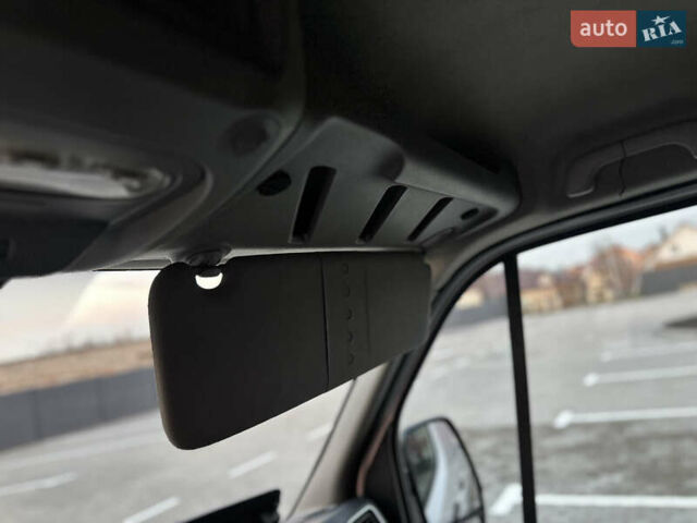 Білий Рено Мастєр, об'ємом двигуна 2.3 л та пробігом 171 тис. км за 18800 $, фото 45 на Automoto.ua