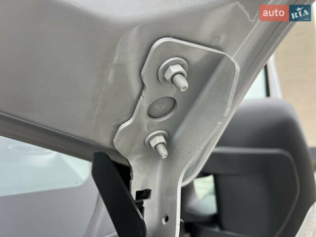 Белый Рено Мастер, объемом двигателя 2.3 л и пробегом 233 тыс. км за 17900 $, фото 138 на Automoto.ua