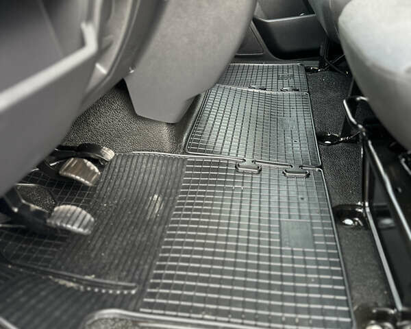 Белый Рено Мастер, объемом двигателя 2.3 л и пробегом 240 тыс. км за 18500 $, фото 54 на Automoto.ua