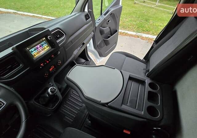 Белый Рено Мастер, объемом двигателя 2.3 л и пробегом 193 тыс. км за 21700 $, фото 8 на Automoto.ua
