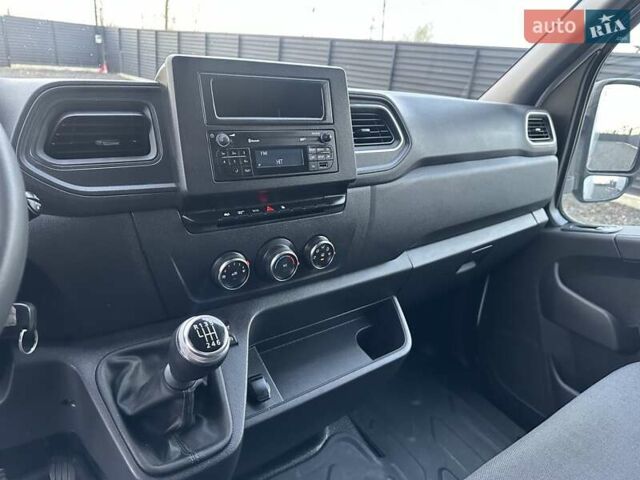 Белый Рено Мастер, объемом двигателя 2.3 л и пробегом 290 тыс. км за 25200 $, фото 35 на Automoto.ua