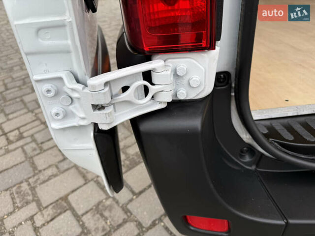Білий Рено Мастєр, об'ємом двигуна 0 л та пробігом 266 тис. км за 21300 $, фото 72 на Automoto.ua