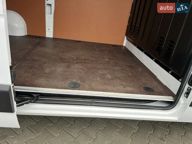 Білий Рено Мастєр, об'ємом двигуна 0 л та пробігом 204 тис. км за 17350 $, фото 42 на Automoto.ua