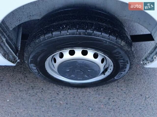 Білий Рено Мастєр, об'ємом двигуна 2.3 л та пробігом 181 тис. км за 21999 $, фото 11 на Automoto.ua