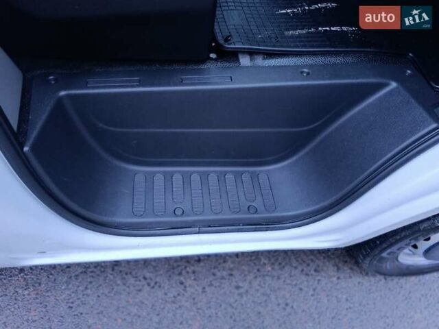 Білий Рено Мастєр, об'ємом двигуна 2.3 л та пробігом 181 тис. км за 21999 $, фото 36 на Automoto.ua