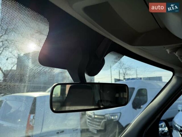 Белый Рено Мастер, объемом двигателя 2.3 л и пробегом 250 тыс. км за 19999 $, фото 26 на Automoto.ua