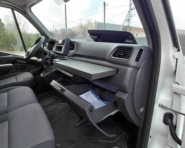 Белый Рено Мастер, объемом двигателя 2.3 л и пробегом 192 тыс. км за 18400 $, фото 45 на Automoto.ua