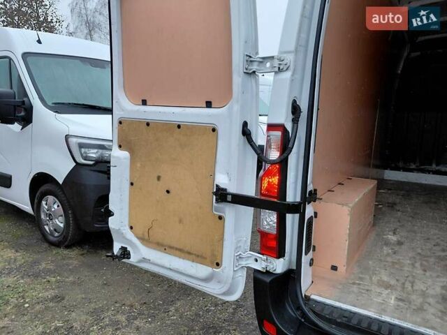 Белый Рено Мастер, объемом двигателя 2.3 л и пробегом 216 тыс. км за 20000 $, фото 24 на Automoto.ua