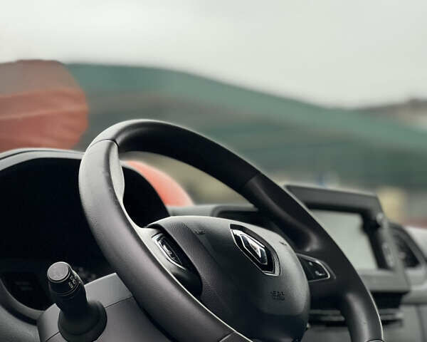 Белый Рено Мастер, объемом двигателя 2.3 л и пробегом 372 тыс. км за 18500 $, фото 9 на Automoto.ua