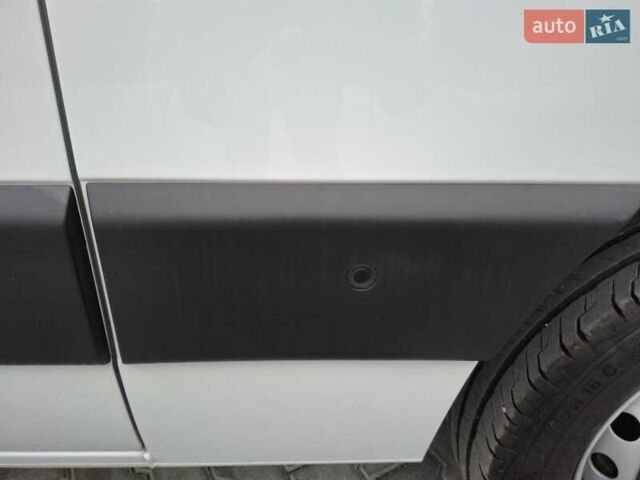 Білий Рено Мастєр, об'ємом двигуна 2.3 л та пробігом 240 тис. км за 18456 $, фото 28 на Automoto.ua