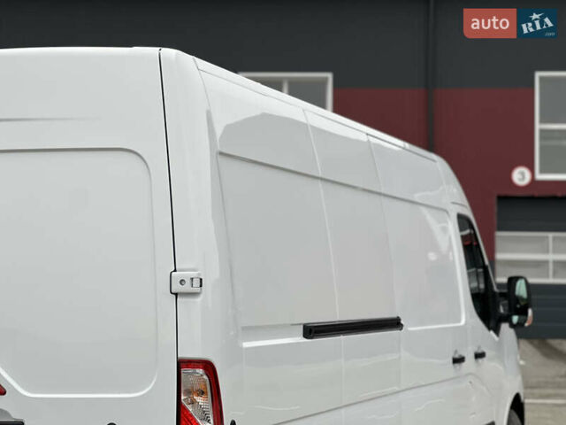 Белый Рено Мастер, объемом двигателя 2.3 л и пробегом 233 тыс. км за 17900 $, фото 70 на Automoto.ua