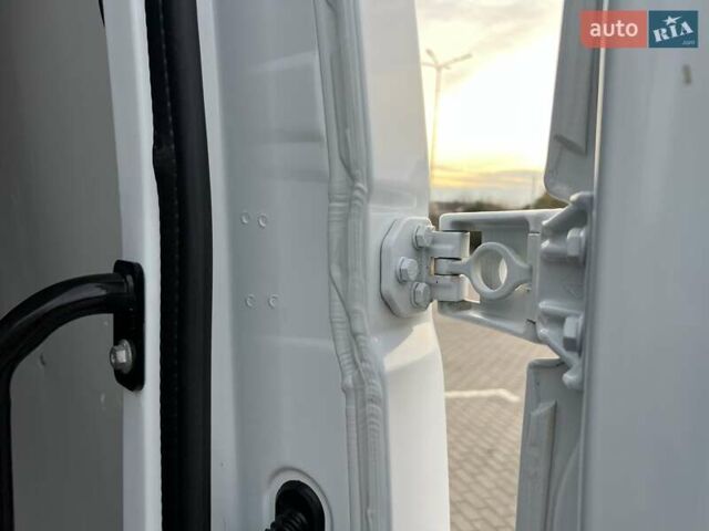 Белый Рено Мастер, объемом двигателя 2.3 л и пробегом 164 тыс. км за 19950 $, фото 62 на Automoto.ua