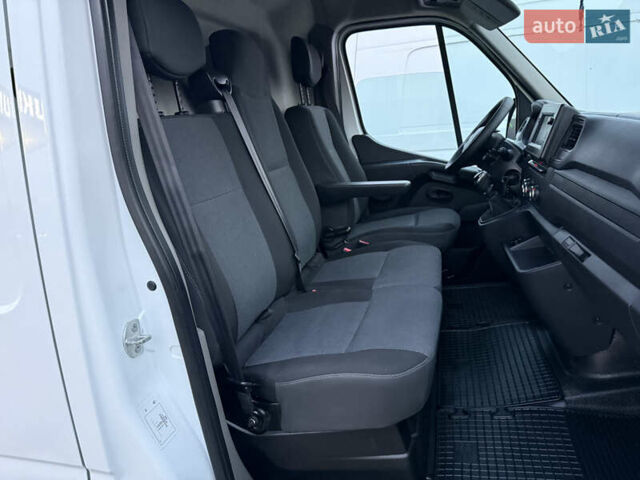 Белый Рено Мастер, объемом двигателя 0 л и пробегом 252 тыс. км за 18800 $, фото 48 на Automoto.ua