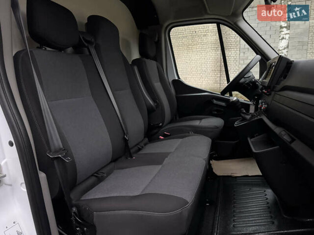 Белый Рено Мастер, объемом двигателя 2.3 л и пробегом 66 тыс. км за 25800 $, фото 49 на Automoto.ua