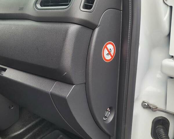 Белый Рено Мастер, объемом двигателя 2.3 л и пробегом 178 тыс. км за 20800 $, фото 57 на Automoto.ua