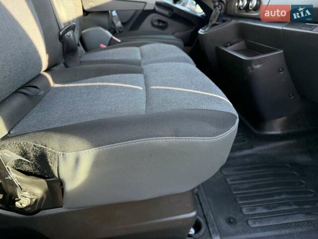 Белый Рено Мастер, объемом двигателя 2.3 л и пробегом 250 тыс. км за 19999 $, фото 30 на Automoto.ua