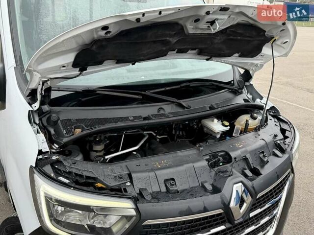 Білий Рено Мастєр, об'ємом двигуна 2.3 л та пробігом 201 тис. км за 17200 $, фото 14 на Automoto.ua