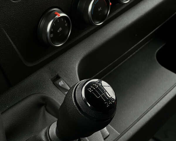 Белый Рено Мастер, объемом двигателя 2.3 л и пробегом 372 тыс. км за 18500 $, фото 13 на Automoto.ua