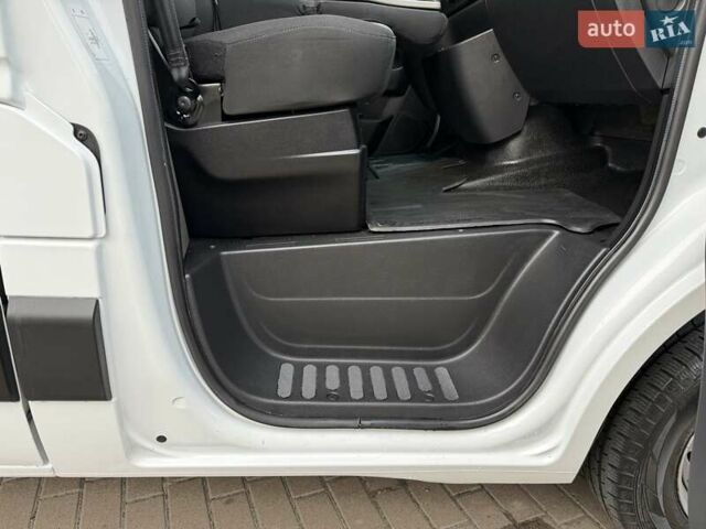 Білий Рено Мастєр, об'ємом двигуна 2.3 л та пробігом 248 тис. км за 20950 $, фото 49 на Automoto.ua