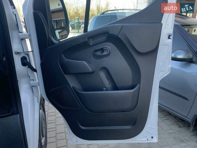 Білий Рено Мастєр, об'ємом двигуна 2.3 л та пробігом 218 тис. км за 19999 $, фото 33 на Automoto.ua