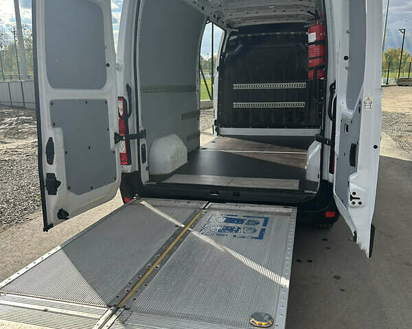 Белый Рено Мастер, объемом двигателя 2.3 л и пробегом 193 тыс. км за 22500 $, фото 27 на Automoto.ua