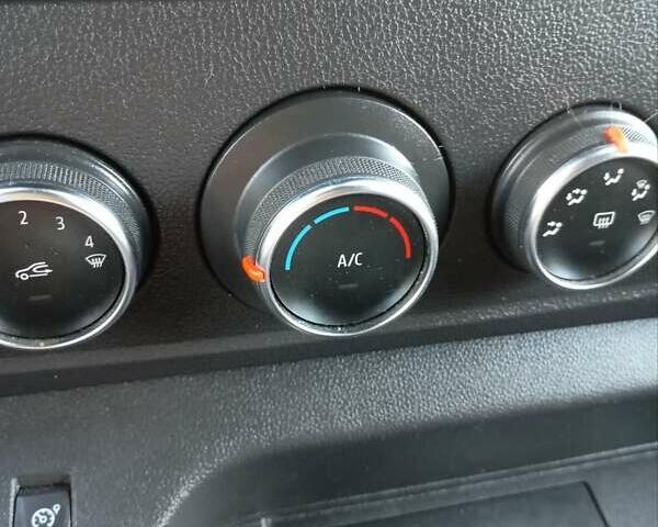 Белый Рено Мастер, объемом двигателя 0 л и пробегом 166 тыс. км за 18300 $, фото 39 на Automoto.ua