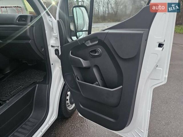 Белый Рено Мастер, объемом двигателя 2.3 л и пробегом 184 тыс. км за 18300 $, фото 53 на Automoto.ua