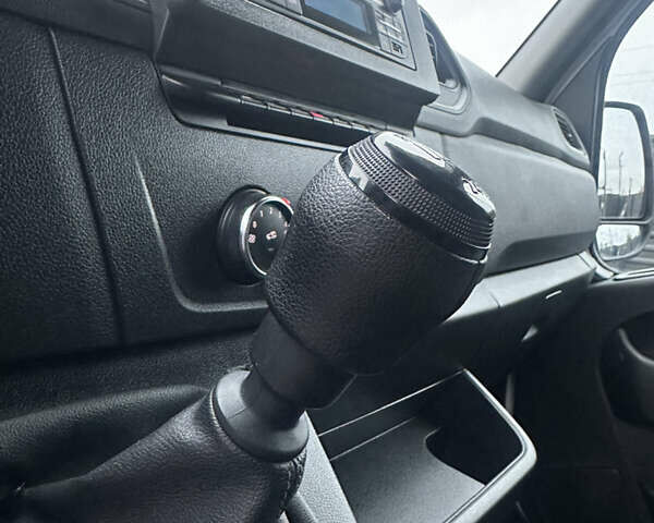 Белый Рено Мастер, объемом двигателя 2.3 л и пробегом 36 тыс. км за 25600 $, фото 36 на Automoto.ua