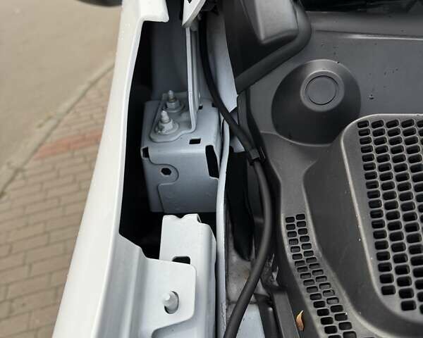 Білий Рено Мастєр, об'ємом двигуна 2.3 л та пробігом 248 тис. км за 20950 $, фото 72 на Automoto.ua