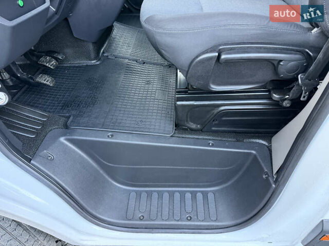 Белый Рено Мастер, объемом двигателя 2.3 л и пробегом 320 тыс. км за 24500 $, фото 34 на Automoto.ua