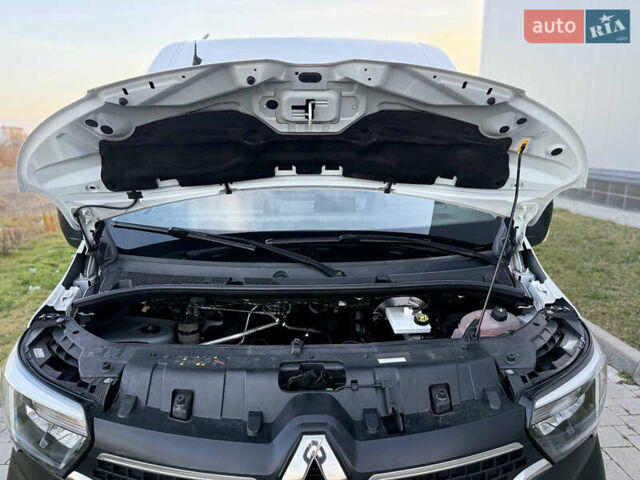 Белый Рено Мастер, объемом двигателя 2.3 л и пробегом 230 тыс. км за 19950 $, фото 50 на Automoto.ua