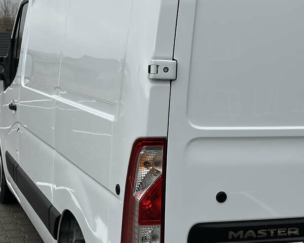 Белый Рено Мастер, объемом двигателя 2.3 л и пробегом 240 тыс. км за 18500 $, фото 25 на Automoto.ua