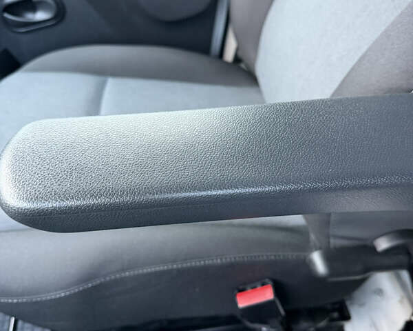 Белый Рено Мастер, объемом двигателя 2.3 л и пробегом 320 тыс. км за 24500 $, фото 29 на Automoto.ua