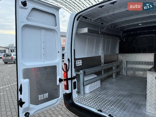 Белый Рено Мастер, объемом двигателя 0 л и пробегом 252 тыс. км за 18800 $, фото 60 на Automoto.ua