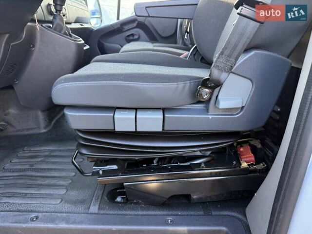 Белый Рено Мастер, объемом двигателя 2.3 л и пробегом 250 тыс. км за 19999 $, фото 17 на Automoto.ua