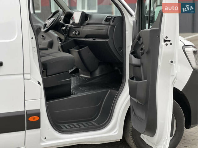 Белый Рено Мастер, объемом двигателя 2.3 л и пробегом 233 тыс. км за 17900 $, фото 101 на Automoto.ua