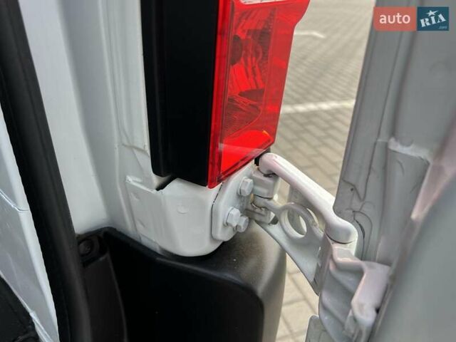 Белый Рено Мастер, объемом двигателя 2.3 л и пробегом 164 тыс. км за 19450 $, фото 57 на Automoto.ua
