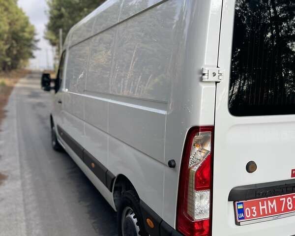Белый Рено Мастер, объемом двигателя 2.3 л и пробегом 180 тыс. км за 22000 $, фото 2 на Automoto.ua