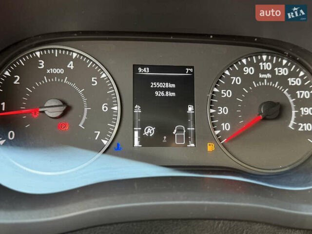 Белый Рено Мастер, объемом двигателя 2.3 л и пробегом 255 тыс. км за 24900 $, фото 19 на Automoto.ua